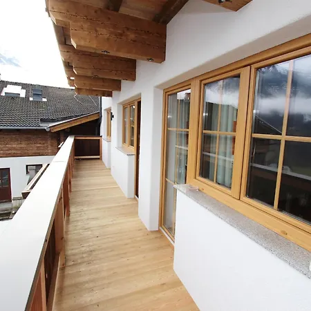 Modern Mansion In Near Area 度假居 *