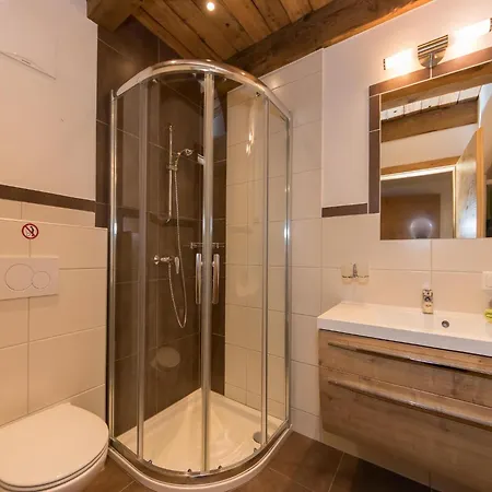 Casa vacanze Modern Mansion In Near Area Kaprun